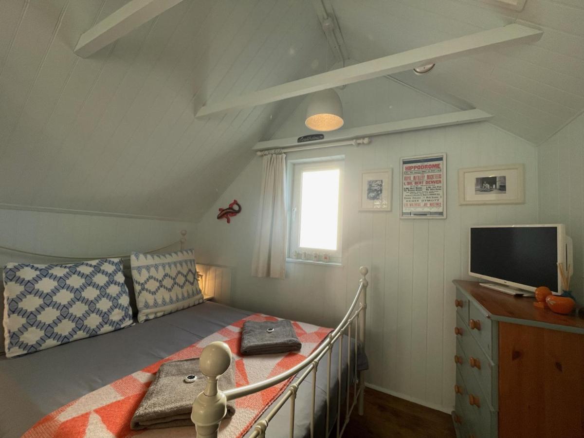 Sandown And Cillia Marys 4 Bedroom 3 Plus 1 Saint Teath Exterior photo