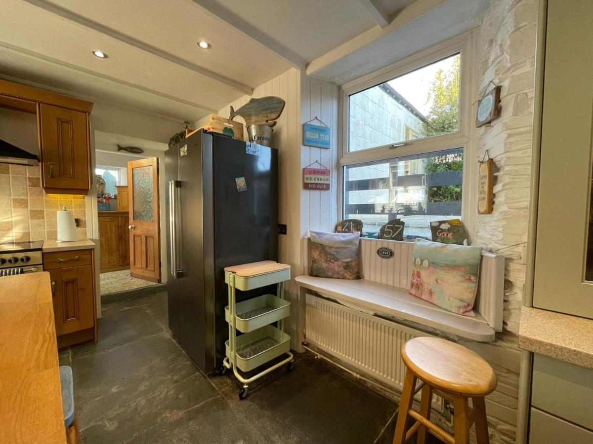 Sandown And Cillia Marys 4 Bedroom 3 Plus 1 Saint Teath Exterior photo