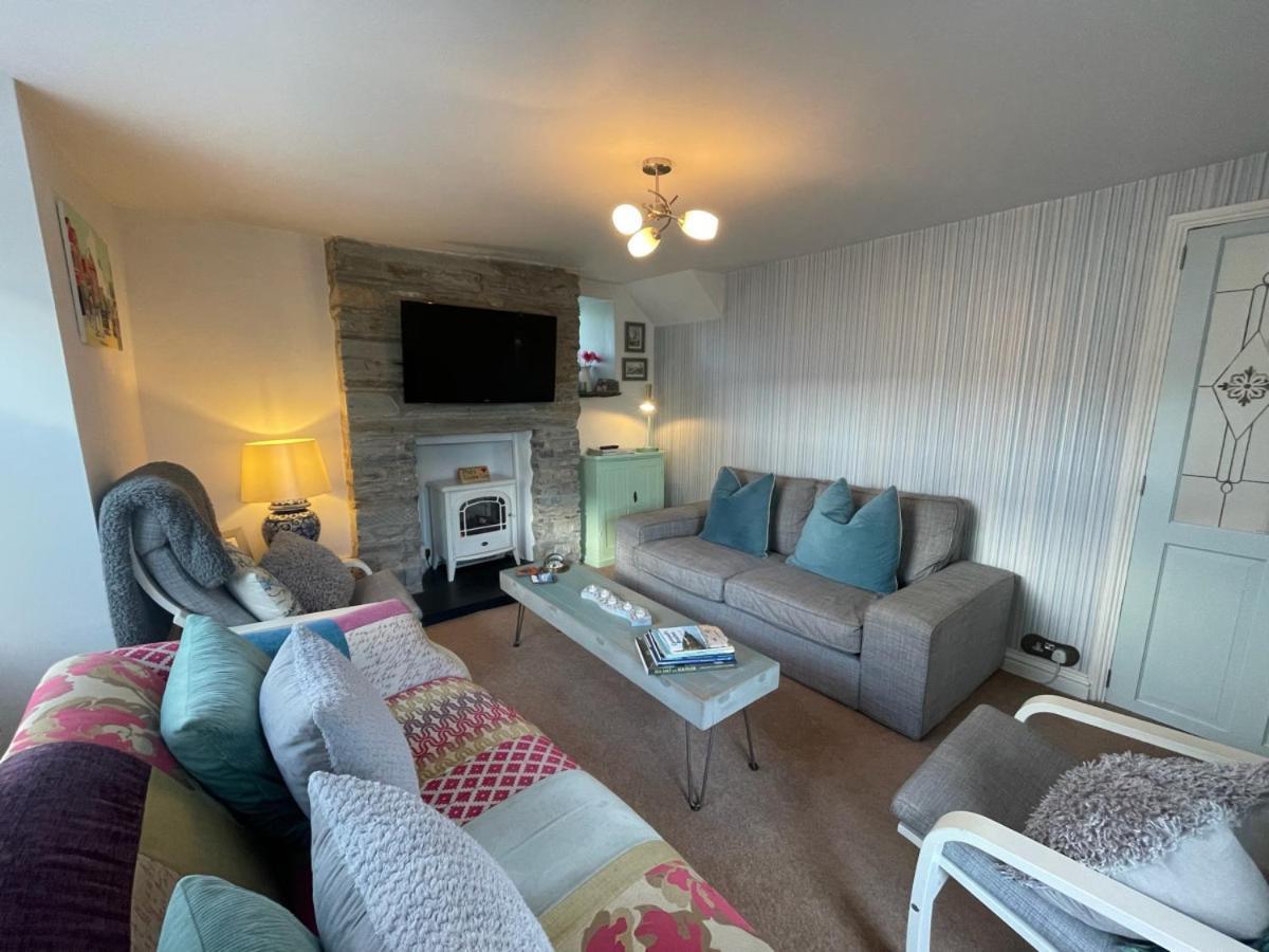 Sandown And Cillia Marys 4 Bedroom 3 Plus 1 Saint Teath Exterior photo