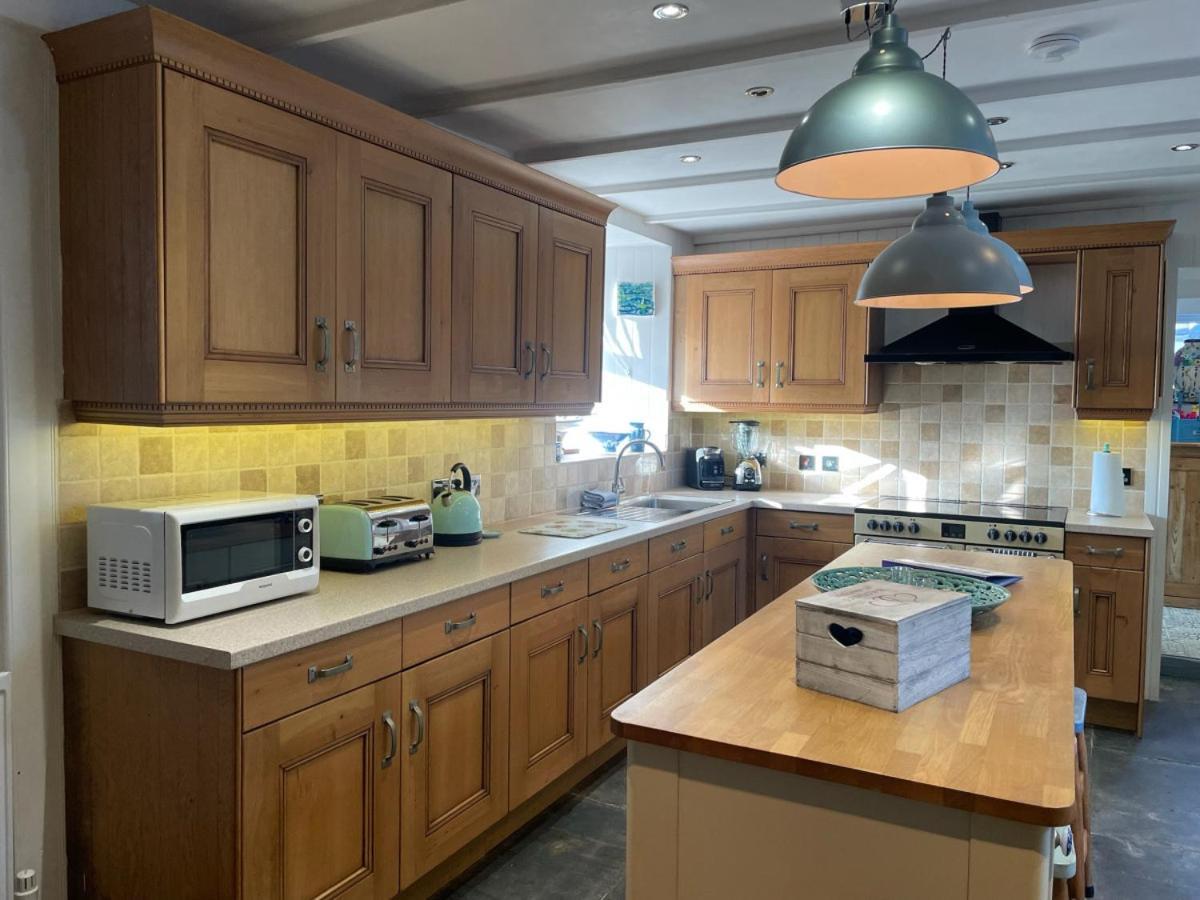 Sandown And Cillia Marys 4 Bedroom 3 Plus 1 Saint Teath Exterior photo