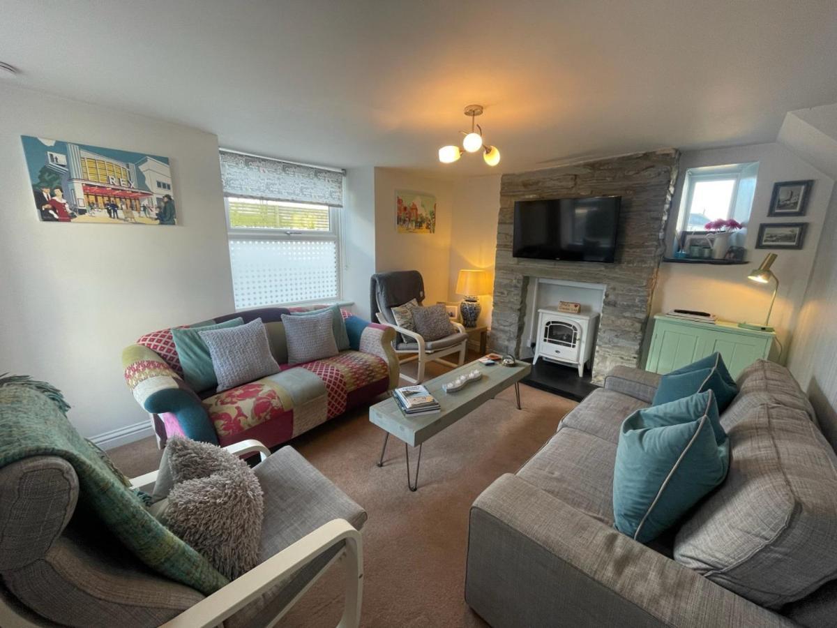 Sandown And Cillia Marys 4 Bedroom 3 Plus 1 Saint Teath Exterior photo